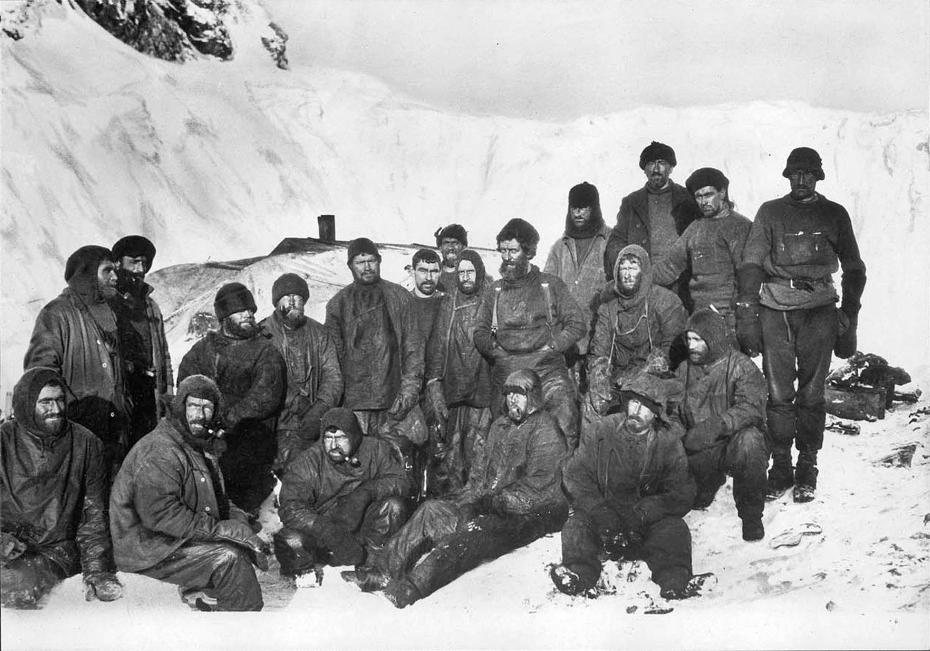 The remaining crew posing on Elephant Island.